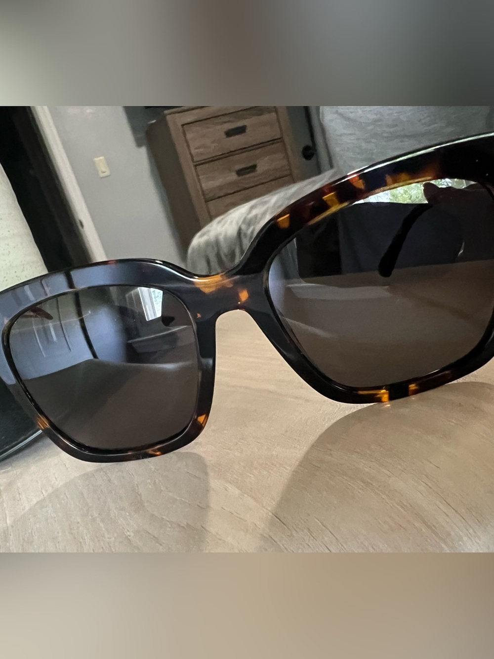 DIFF bella polarized Sunglasses - Picture 4 of 8
